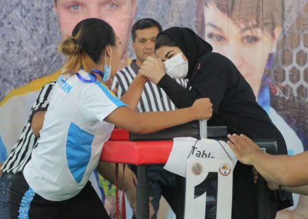 ورزش زنان در حاشیه دریای عمان | راه دشوار ۱۹ هزار دختر سیستانی