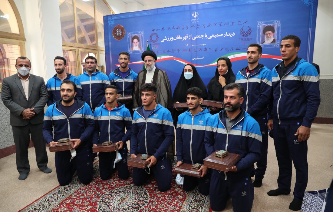 حضور فرانک پرتوآذر و ساره جوانمردی در دیدار با رییس جمهور
