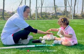 تمرین کاپیتان تیم ملی هاکی و دخترش دیارا