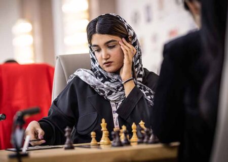 مبینا علی‌نسب، میز شطرنج و فنرباغچه