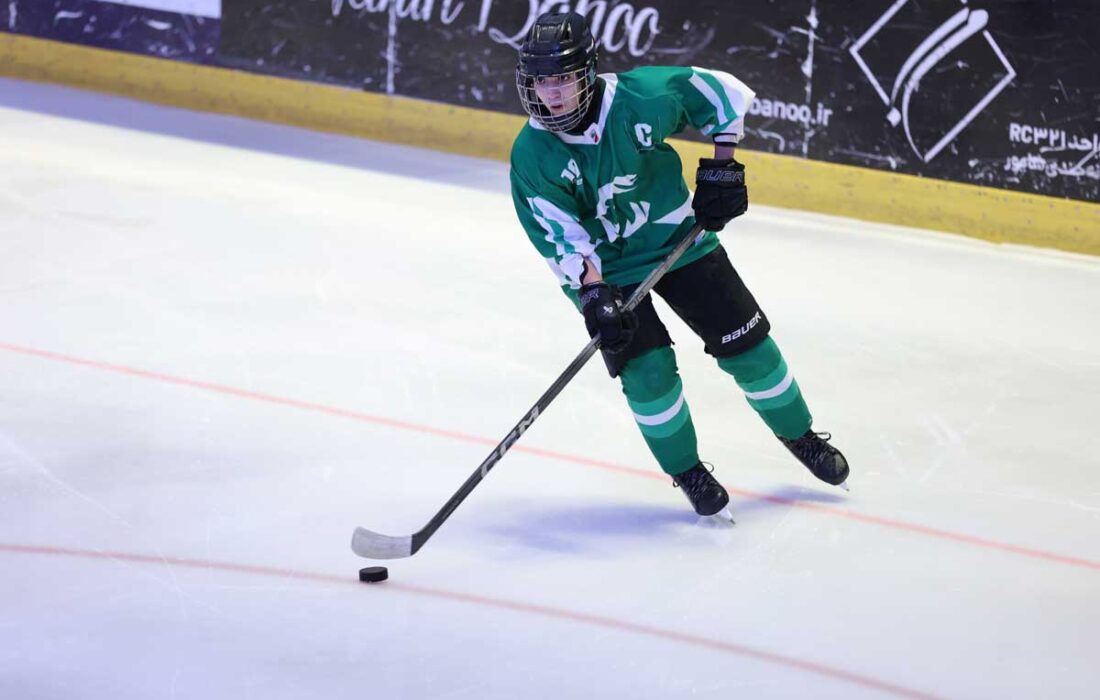 دو دختر جوان هاکی روی یخ ایران لژیونر شدند