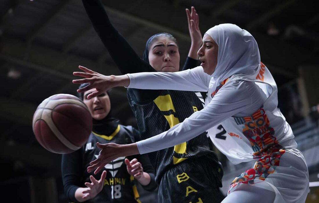 استقلال، گروه بهمن و سحر با پیروزی آغاز کردند