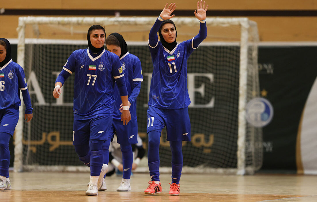 پیروزی استقلال، فولاد و نفت در روز کامبک‌ها